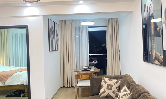Westlands Cama Y Desayuno | Tulia at Marina Bay: Stylish 1BD with Stunning Westlands Views