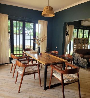 Moshi Cama Y Desayuno | Tulivu Escape