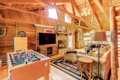 Tumbling Shoals Casa | Tumbling Shoals Cabin Less Than 1 Mi to Beaches and Boating!