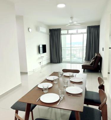 Bayan Lepas Apartamento | Tur16 SPlCE 10pax 4room Private House