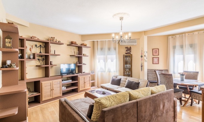 Toledo Apartamento | Apartamento amplio y coqueto. Capacidad máxima 7 personas| TURISToledo: RUBÍ