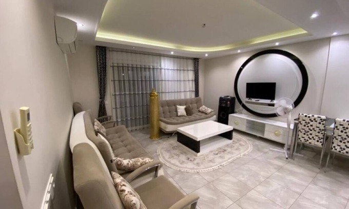 Alanya Apartamento | Turkish apartment, good location & close to sea/shops.