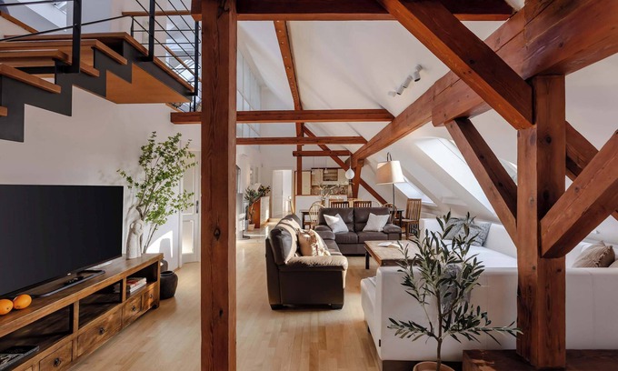 Stare Mesto Apartamento | TurnKey | Old Town 5BR Loft Apartment