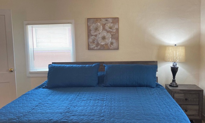 Las Cruces Casa | Turquoise Casita w King Bed