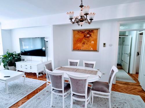 Novi Pazar Apartamento | Turquoise Sunny Apartment