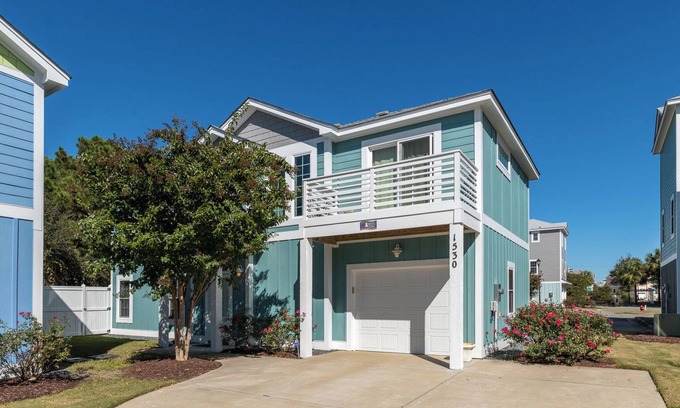 Bermuda Bay Casa | Turquoise Waves at Devonshire Place