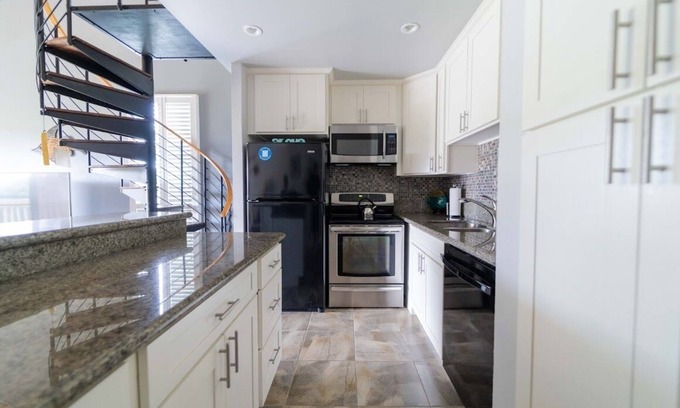 Kahuku Condominio | Turtle Bay Hale Lani***ta-030645555201 1 Bedroom Condo by RedAwning