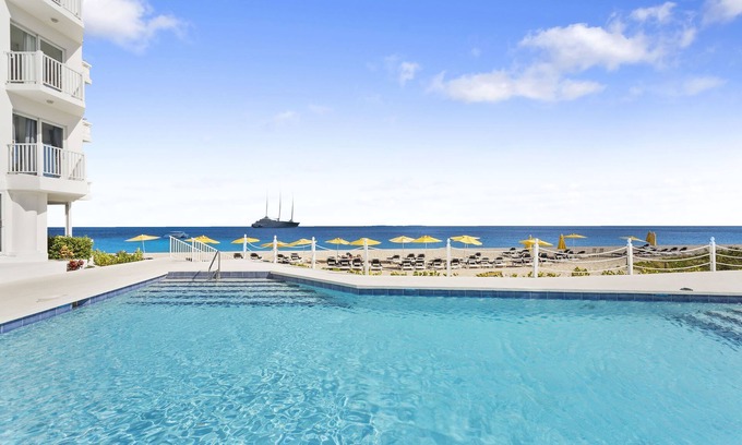 West End Village Condominio | Turtles Nest Beach Resort