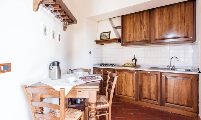 Livorno Casa | Tuscan vacation home with sea view and private garden