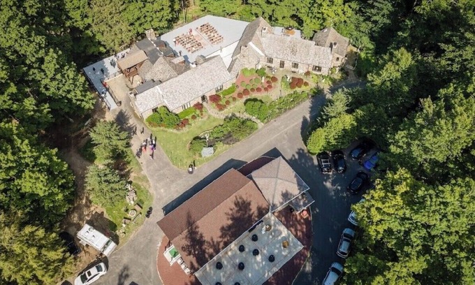 Newfoundland Casa | Tuscany Manor Inn Weddings. family reunions. corporate.