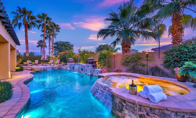 Indio Casa | Toscana: piscina y spa, mesa de ping pong mucho estacionamiento !!!