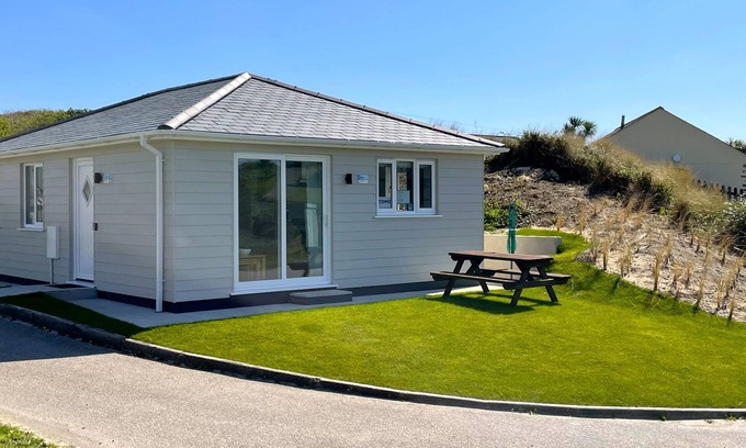 Hayle Cabaña | Tweenbanx has been fully rebuilt and can accommodate up to 6 people