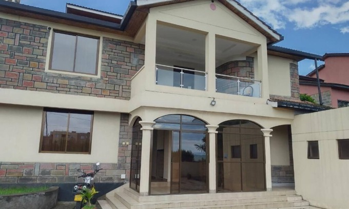 Nakuru Villa | Twiga Whitehouse Villas
