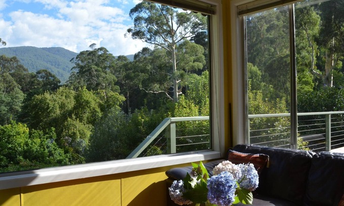 Warburton Casa | Twin Creek Cottage- un retiro de bosque aislado.