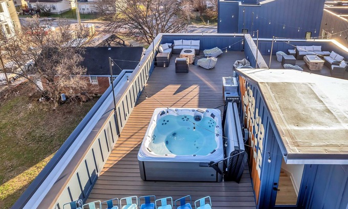 Hurwood Heights Casa | Twin Homes Hot Tub Rooftop Game Zone at Nashville