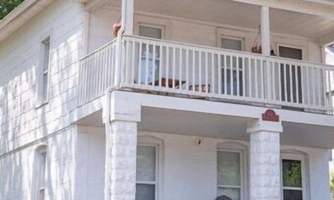 Michigan City Casa | Twin Houses | Beach | 30-Guests | HotTubs | GameRm