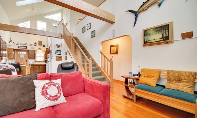 Twin Lakes Casa | Twin Lakes Home - Walk to Lake Elizabeth!