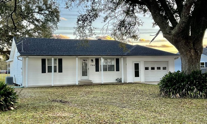 Lake Charles Casa | Twin Oaks Cozy Getaway in Lake Charles