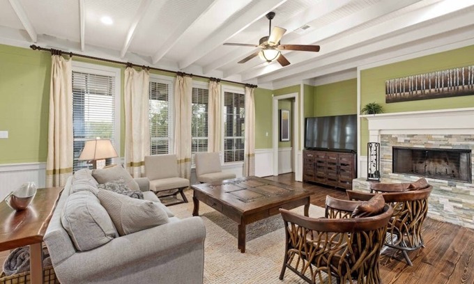 San Marcos Casa | Twin Oaks Estate - Enormous 3 Home Estate w/Heated Pool & Pickleball Court