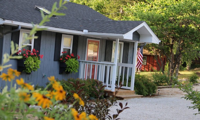 Eagle Rock Casa | Twin Pines Shanty, Se aceptan mascotas. Duerme 6. Vista al lago. Wi-Fi gratis