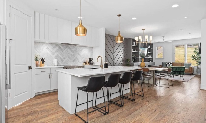 Historic Waverly Casa | TWO Adjacent Homes by 12 South, Belmont -Sleeps 24