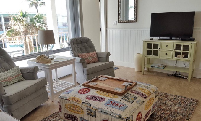 Hillsboro Beach Apartamento | Two Bedroom Apartment #207/209
