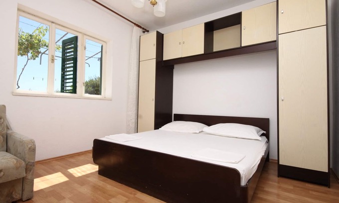 Veliko Brdo Apartamento | Apartamento para dos personas con terraza y vista al mar Makarska (A-6791-b)