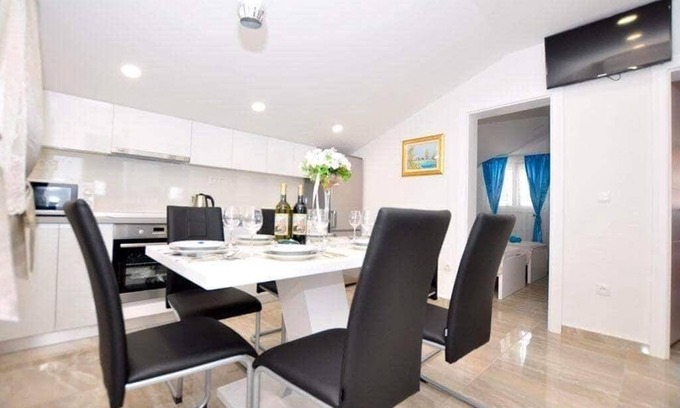 Slatine Apartamento | Apartamento para dos personas con terraza y vista al mar Slatine, Ciovo (A-17234-a)