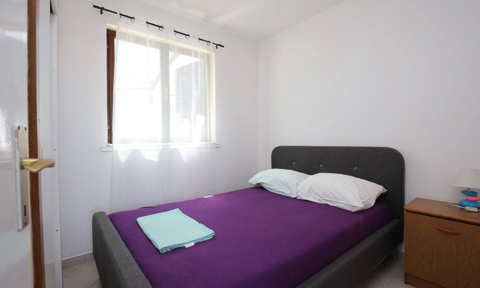 Slatine Apartamento | Apartamento para dos personas con terraza y vista al mar Slatine, Ciovo (A-16131-a)