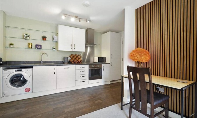 St. Mary's Park Apartamento | Two bedroom apartment in the heart of Battersea