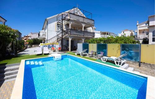 Businci Apartamento | Two-Bedroom Apartment In Okrug Gornji