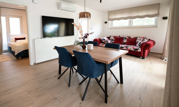 Sezana Apartamento | Two Bedroom Apartment with Terrace and shared pool