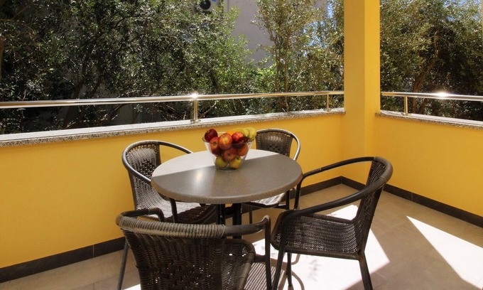 Baska Apartamento | Apartamento para dos personas con una terraza Baska, Krk (A-18716-a)
