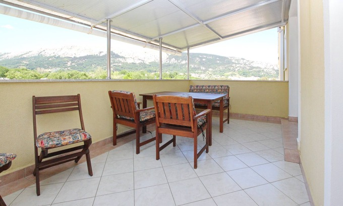 Baska Apartamento | Apartamento para dos personas con terraza y vista al mar Baska, Krk (A-18807-b)