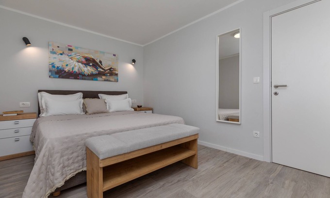 Mimice Apartamento | Apartamento para dos personas con terraza y vista al mar Mimice, Omis (A-2754-a)