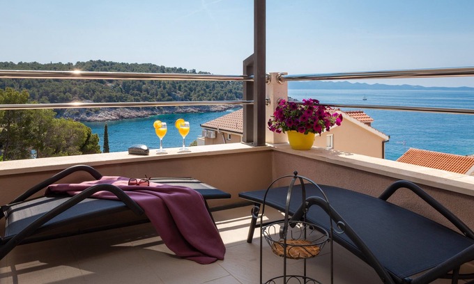 Cove Osibova (Milna) Apartamento | Apartamento para dos personas con terraza y vista al mar Bahía Osibova, Brac (A-12062-b)