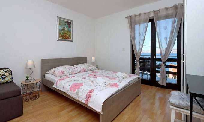 Vratarusa Apartamento | Apartamento para dos personas con balcón y vista al mar Senj (A-22576-a)