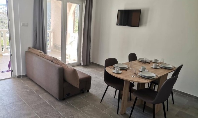 Rab Town Apartamento | Apartamento para dos personas con un balcon Lopar, Rab (A-23825-a)
