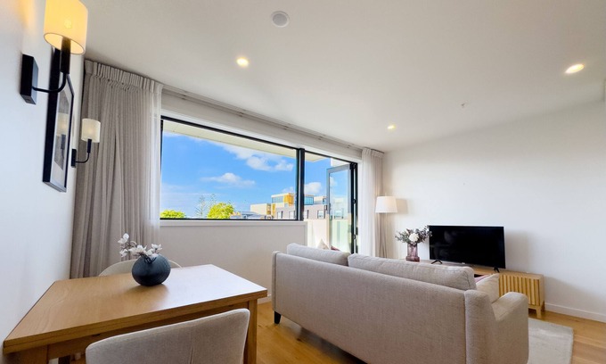 Mission Bay Apartamento | Two Bedroom Condo at Mission Bayn