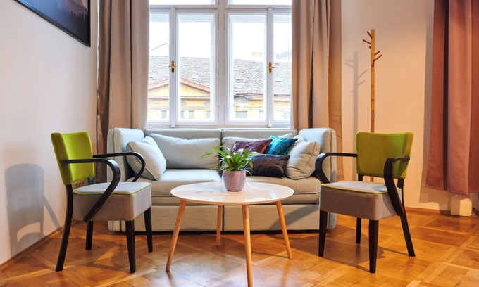 Smichov Apartamento | Two Bedroom Lesser Town Apartment with a balcony