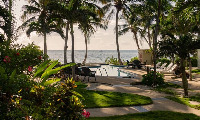 San Pedro Condominio | Condominio de dos habitaciones en planta baja con vista al mar