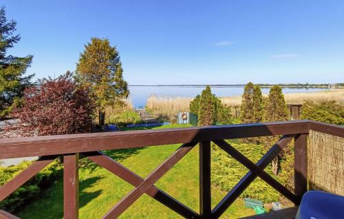 Nowe Warpno Casa | Two-Bedroom Holiday Home In Nowe Warpno