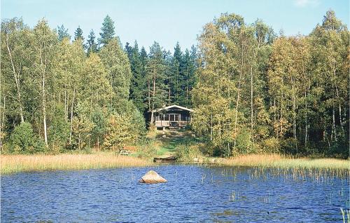 Palsmala Casa | Two-Bedroom Holiday Home In Almeboda