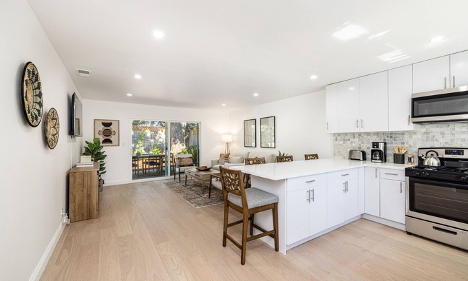 West Mesa Condominio | Two Bedroom Home Near Beach (Santa Barbara)