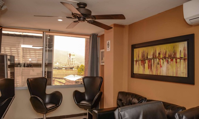 El Poblado Apartamento | Bañera de hidromasaje de dos habitaciones AC by Parque Poblado APT 402
