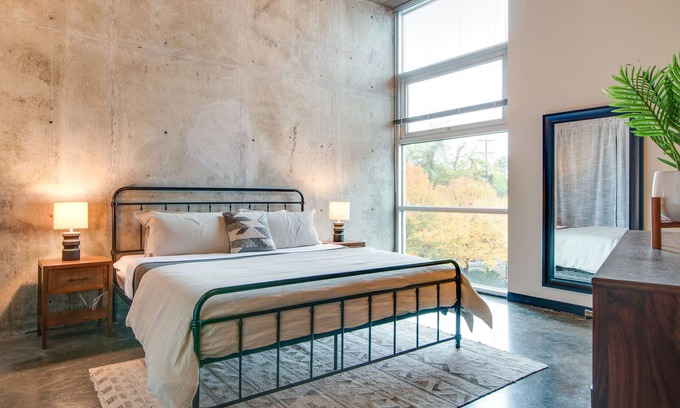The Gulch Apartamento | Two Bedroom Loft in Trendy Gulch!