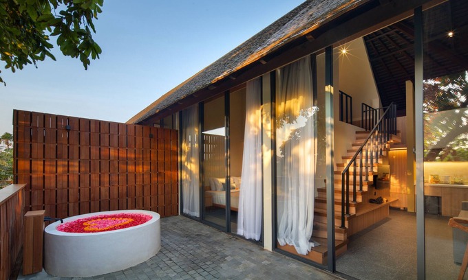 Batu Bolong Complejo | Two Bedroom Loft River View in Canggu