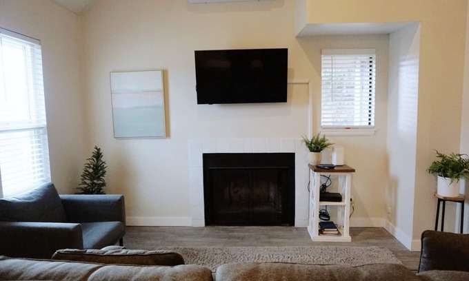 Central City Apartamento | Two Bedroom Loft * Award Winning Beds * Down Town