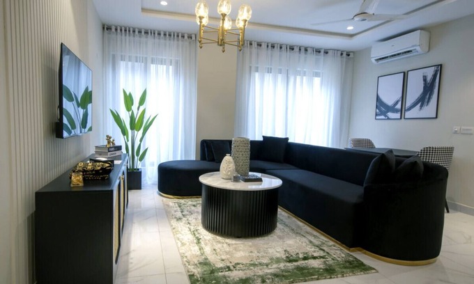 Lahore Apartamento | Two Bedroom Luxury Apartment - Cityscape Comfort Retreat