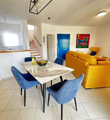 Universal Apartamento | Two Bedroom Marsefino Amazing Townhouse-Apartment